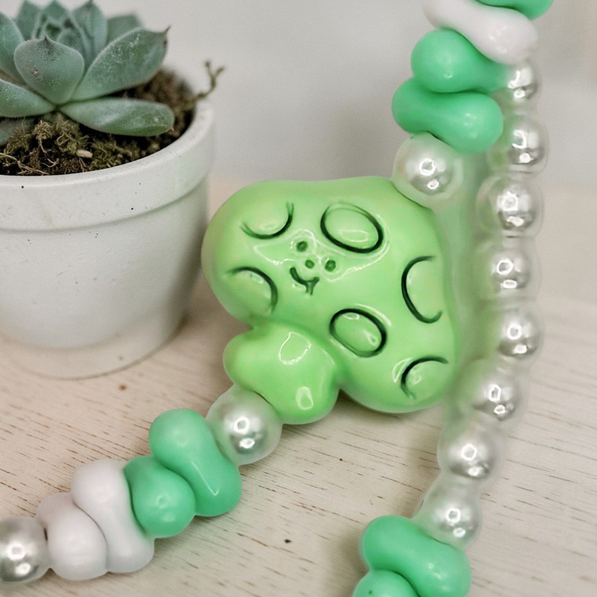 🌸💚 Pink Cutie Mini Bead Phone Chain – Handmade Kawaii Bag Charm (One of a Kind)