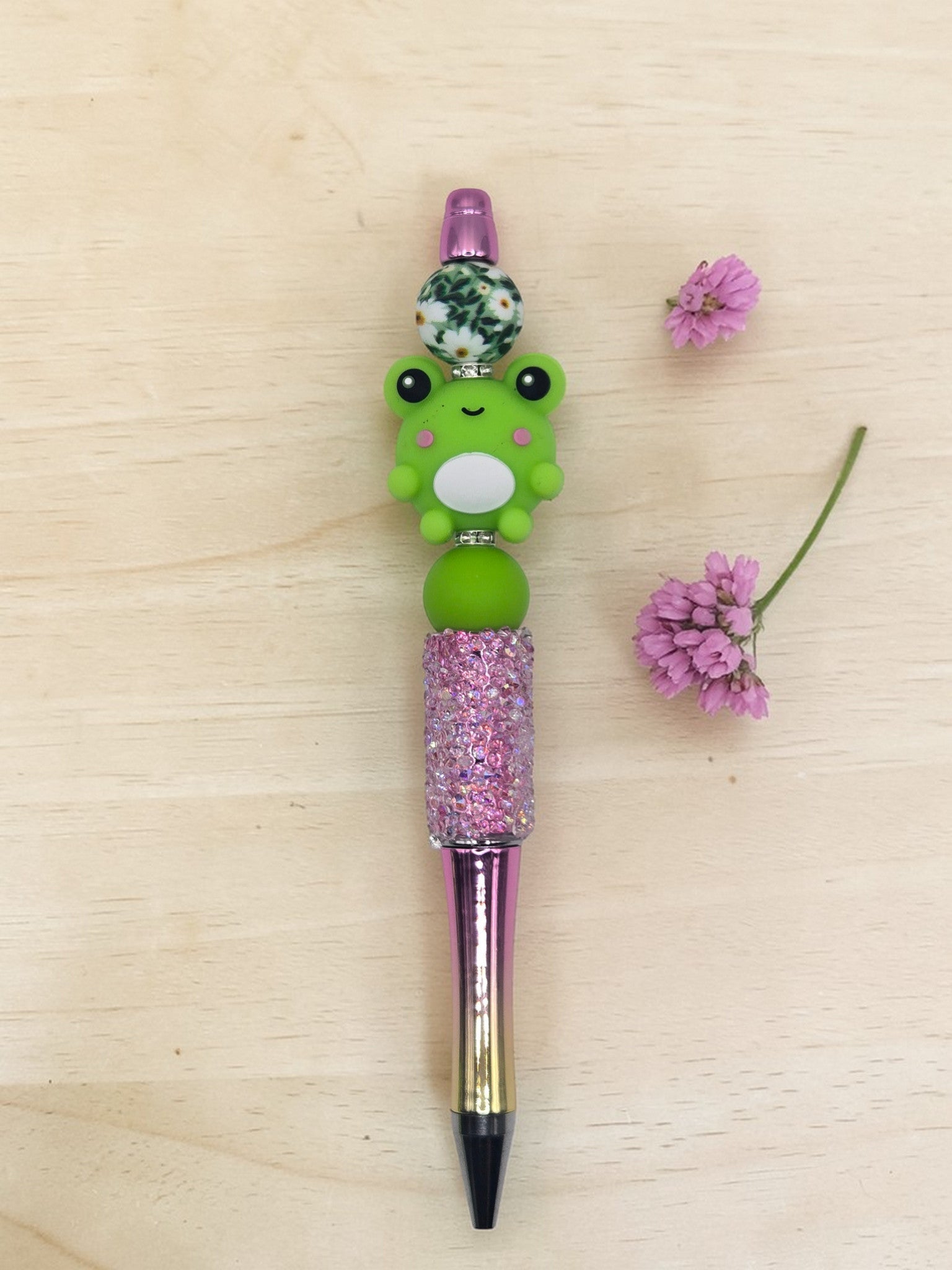 🐸✨ Kawaii Froggy Sparkle Beaded Pen ✨🐸
